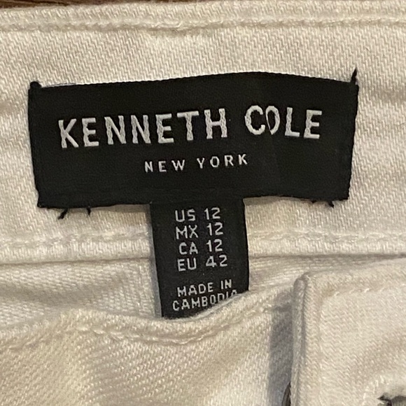 Kenneth Cole High Rise White Button-Fly Jeans - Picture 8 of 8